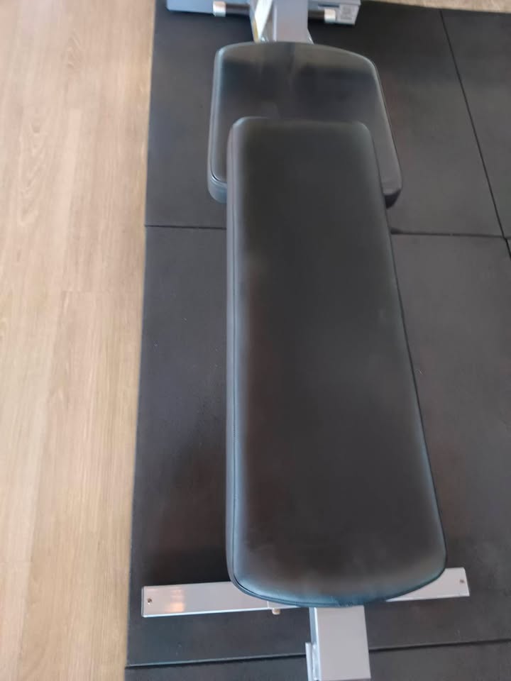 พรกมลฟิตเนสแอนด์เซอร์วิส จำหน่ายเครื่องออกกำลังกายและบริการด้านงานซ่อม